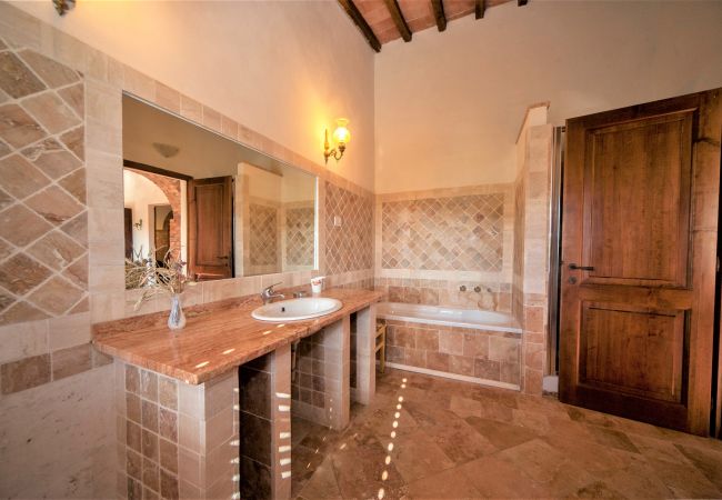 Ferienwohnung in Asciano - Ficonovo is Your Agritourism with Pool Ferienwohnung in Asciano - Ficonovo is Your Agritourism with Pool