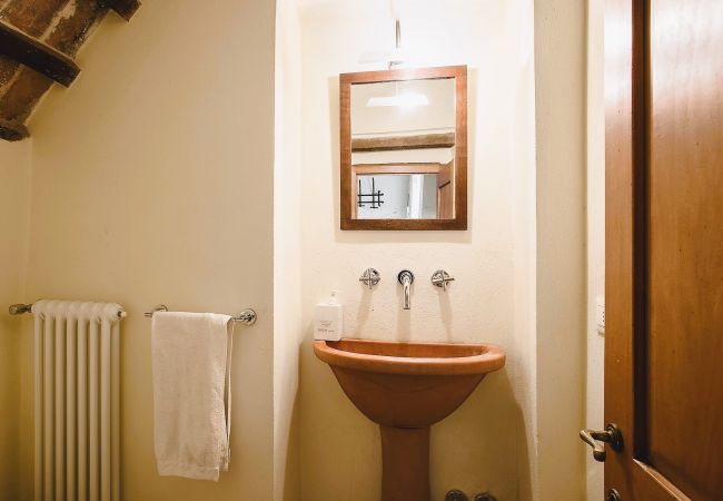 Ferienwohnung in Certaldo - Luxury, Sustainability and Eco Pool in Tower Apt. Ferienwohnung in Certaldo - Luxury, Sustainability and Eco Pool in Tower Apt.