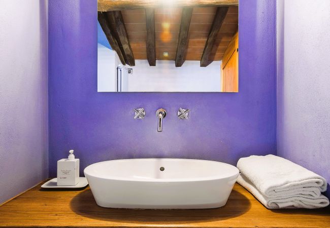 Ferienwohnung in Certaldo - Luxury, Sustainability and Eco Pool in Tower Apt. Ferienwohnung in Certaldo - Luxury, Sustainability and Eco Pool in Tower Apt.