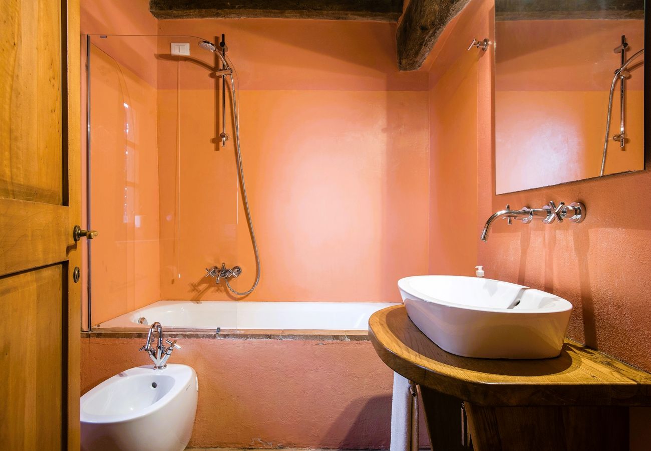 Ferienwohnung in Certaldo - Luxury, Sustainability and Eco Pool in Tower Apt. Ferienwohnung in Certaldo - Luxury, Sustainability and Eco Pool in Tower Apt.