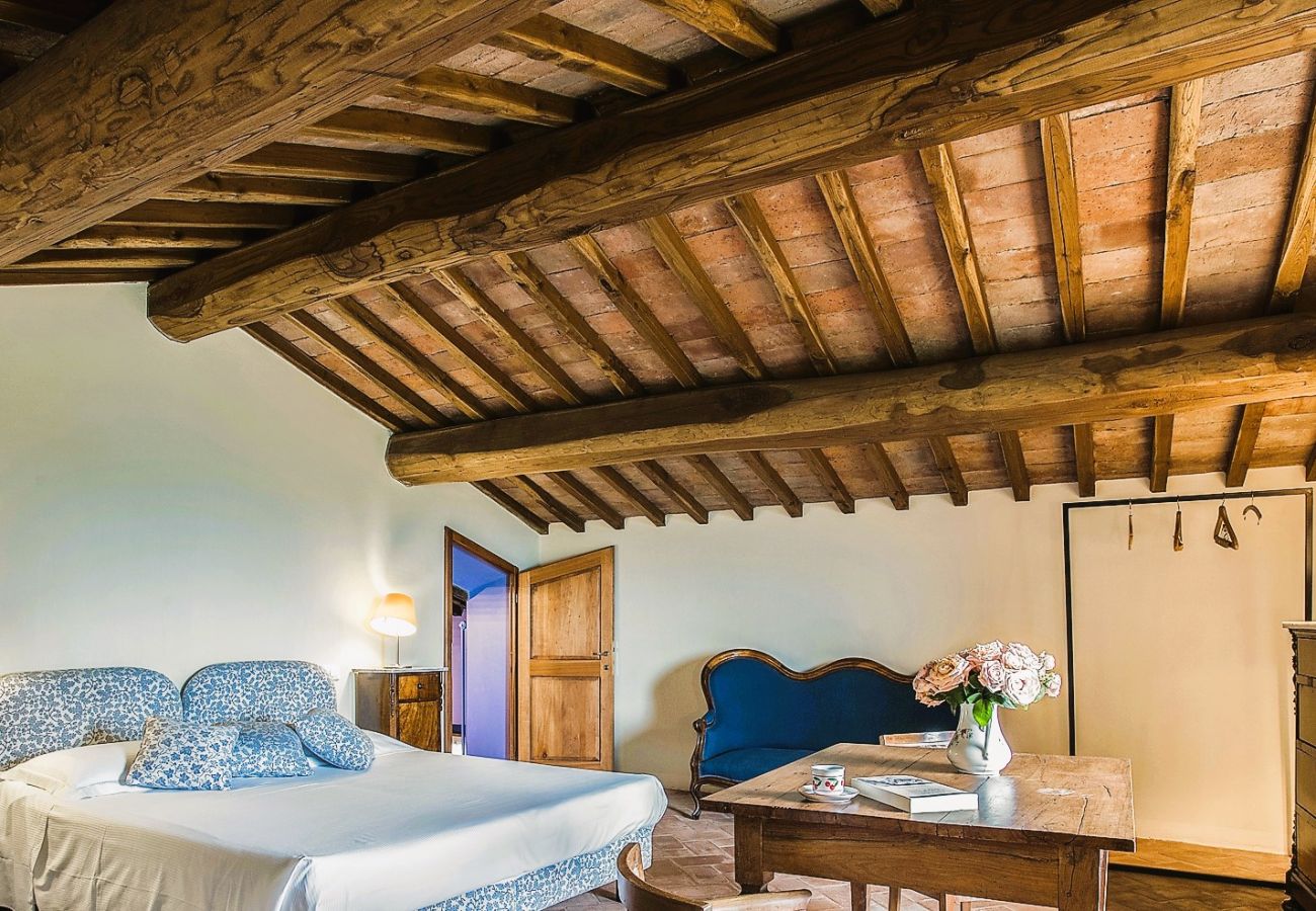 Ferienwohnung in Certaldo - Luxury, Sustainability and Eco Pool in Tower Apt. Ferienwohnung in Certaldo - Luxury, Sustainability and Eco Pool in Tower Apt.