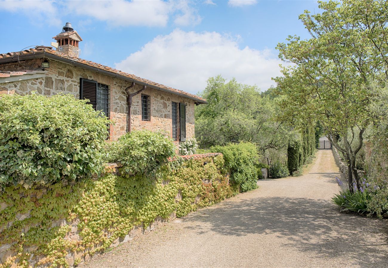 Villa a Castellina in Chianti - Villa in Castellina w. Pool, Garden & Winery Villa a Castellina in Chianti - Villa in Castellina w. Pool, Garden & Winery