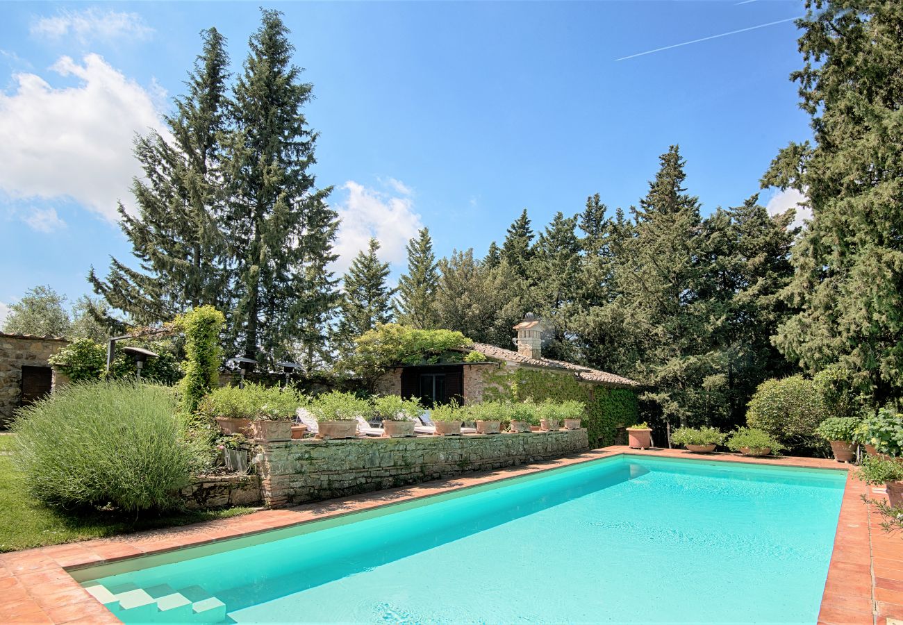 Villa a Castellina in Chianti - Villa in Castellina w. Pool, Garden & Winery Villa a Castellina in Chianti - Villa in Castellina w. Pool, Garden & Winery