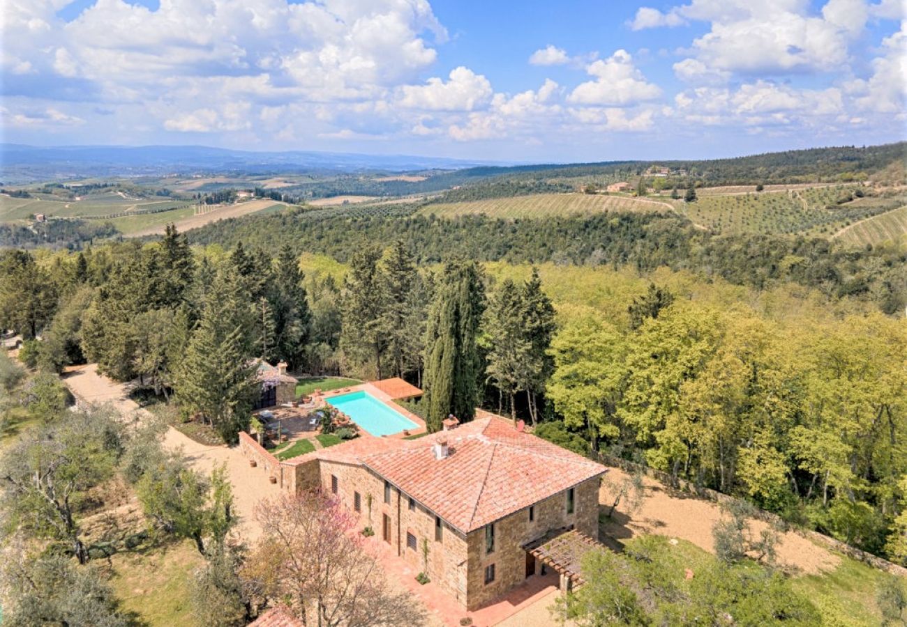 Villa a Castellina in Chianti - Villa in Castellina w. Pool, Garden & Winery Villa a Castellina in Chianti - Villa in Castellina w. Pool, Garden & Winery