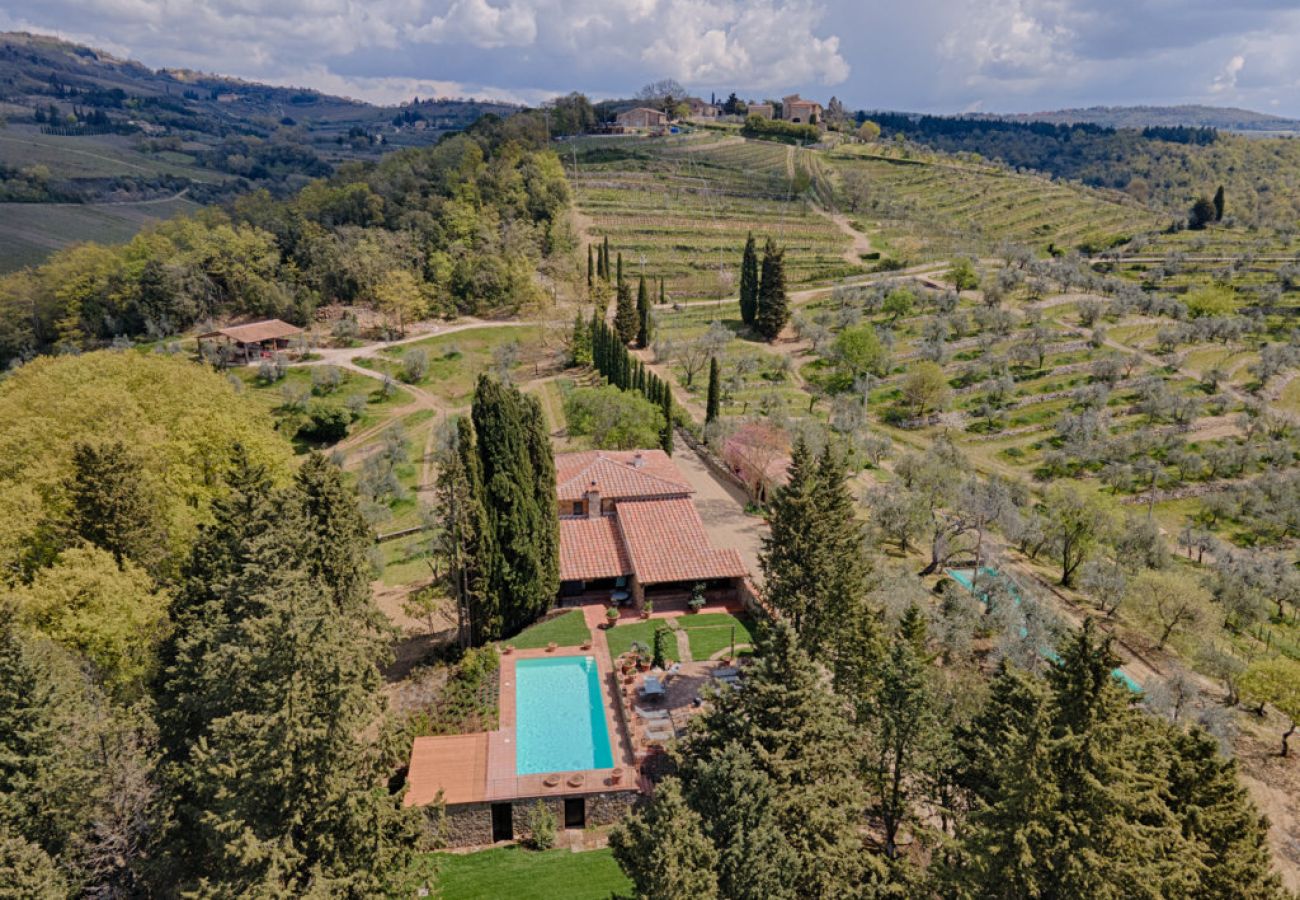 Villa a Castellina in Chianti - Villa in Castellina w. Pool, Garden & Winery Villa a Castellina in Chianti - Villa in Castellina w. Pool, Garden & Winery
