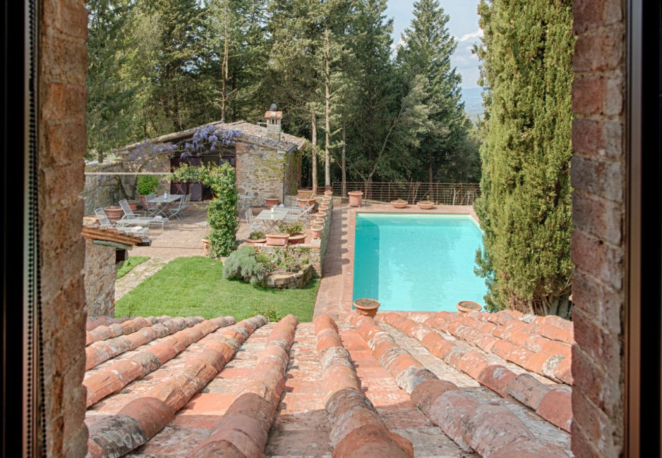 Villa a Castellina in Chianti - Villa in Castellina w. Pool, Garden & Winery Villa a Castellina in Chianti - Villa in Castellina w. Pool, Garden & Winery