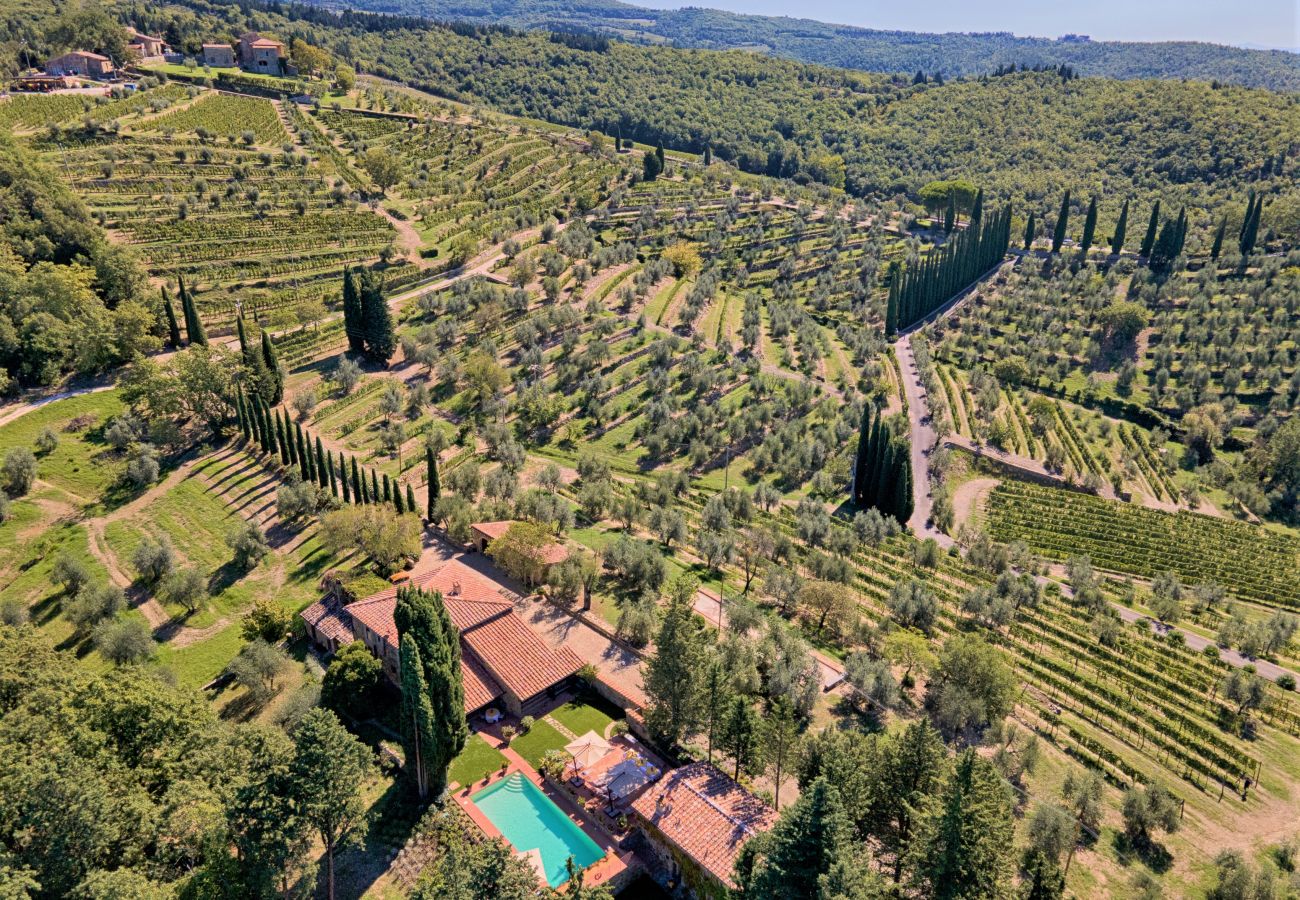 Villa a Castellina in Chianti - Villa in Castellina w. Pool, Garden & Winery Villa a Castellina in Chianti - Villa in Castellina w. Pool, Garden & Winery