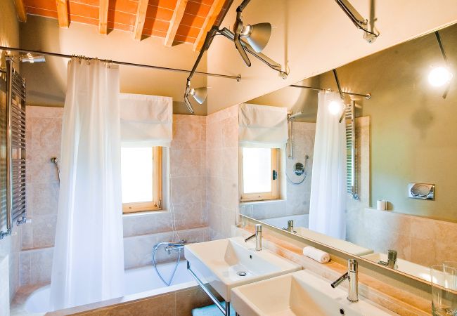 Villa a Pian di Sco - Villa Leccino in most Exclusive Borgo in Tuscany Villa a Pian di Sco - Villa Leccino in most Exclusive Borgo in Tuscany