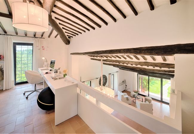 Villa in Castellina in Chianti - Villa in Castellina w. Pool, Garden & Winery Villa in Castellina in Chianti - Villa in Castellina w. Pool, Garden & Winery