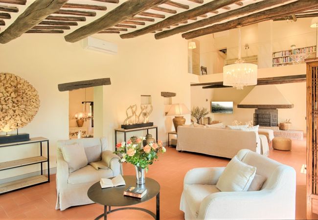 Villa in Castellina in Chianti - Villa in Castellina w. Pool, Garden & Winery Villa in Castellina in Chianti - Villa in Castellina w. Pool, Garden & Winery