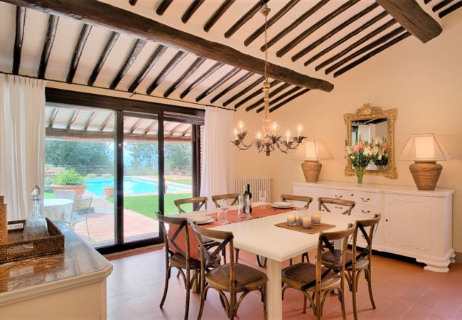 Villa in Castellina in Chianti - Villa in Castellina w. Pool, Garden & Winery Villa in Castellina in Chianti - Villa in Castellina w. Pool, Garden & Winery