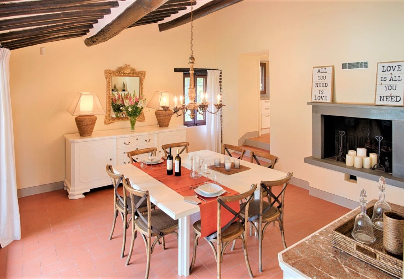 Villa in Castellina in Chianti - Villa in Castellina w. Pool, Garden & Winery Villa in Castellina in Chianti - Villa in Castellina w. Pool, Garden & Winery