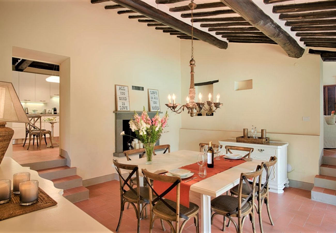 Villa in Castellina in Chianti - Villa in Castellina w. Pool, Garden & Winery Villa in Castellina in Chianti - Villa in Castellina w. Pool, Garden & Winery