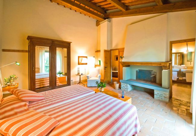 Villa in Pian di Sco - Villa Magnolia in most Exclusive Borgo in Tuscany Villa in Pian di Sco - Villa Magnolia in most Exclusive Borgo in Tuscany
