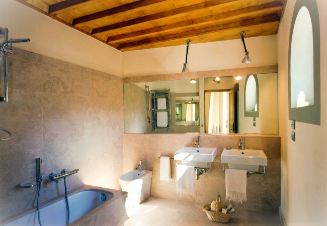 Villa in Pian di Sco - Villa Magnolia in most Exclusive Borgo in Tuscany Villa in Pian di Sco - Villa Magnolia in most Exclusive Borgo in Tuscany